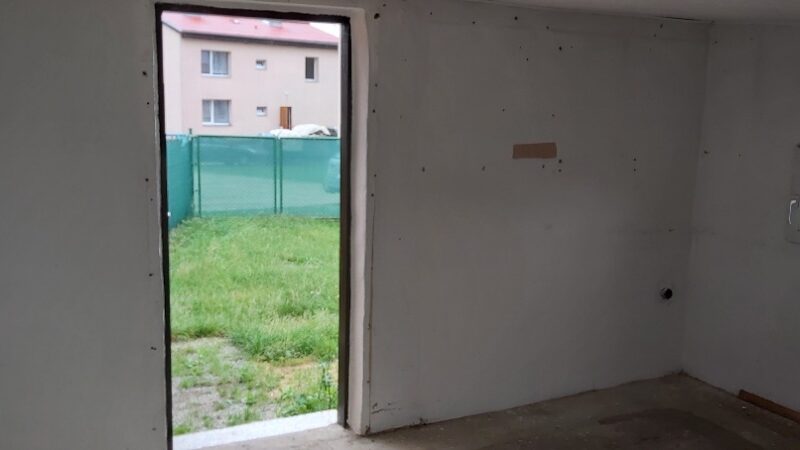 Pronájem zděné stavby a oplocené části zahrady – Příbramská ulice Rokycany
